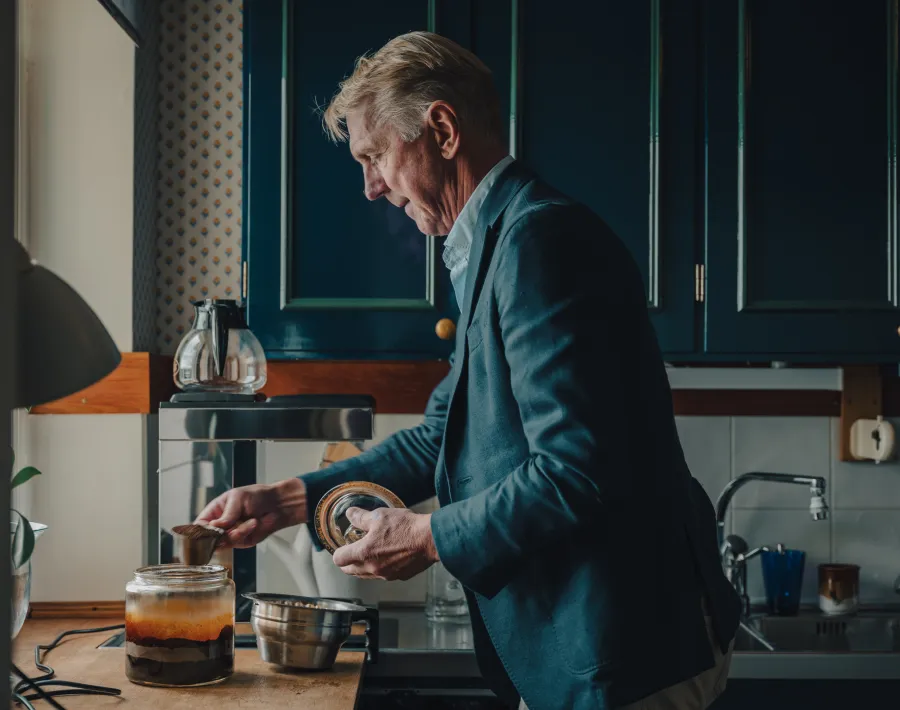Peter Lindström lagar kaffe